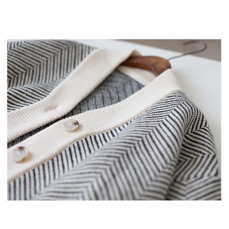 Áo cardigan kẻ sọc chéo len đan dày dặn sang chảnh | BigBuy360 - bigbuy360.vn