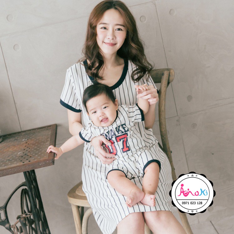 Váy sau sinh-Hàng có sẵn-Váy cho con bú con ti - Set váy mẹ con AWAKE 07 cao cấp _ ảnh thật