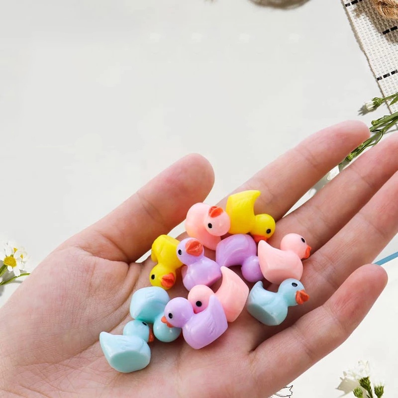 Bộ 7 Tượng Vịt Vàng Mini Bằng Nhựa Resin Dễ Thương Dùng Trang Trí Tiểu Cảnh / Nhà Cửa / Xe Hơi