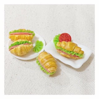 Bánh mì mô hình dollhouse