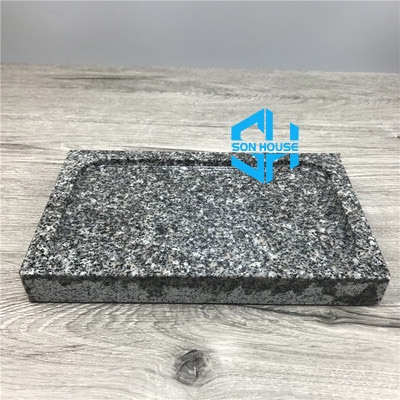 Bếp nướng, lò nướng kiểu Nhật tại bàn bằng đá granite hình chữ nhật