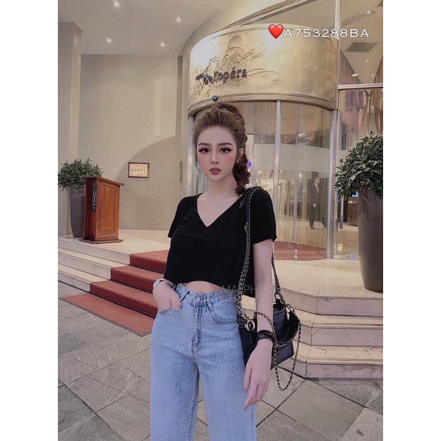 Áo croptop cổ tim cá tính