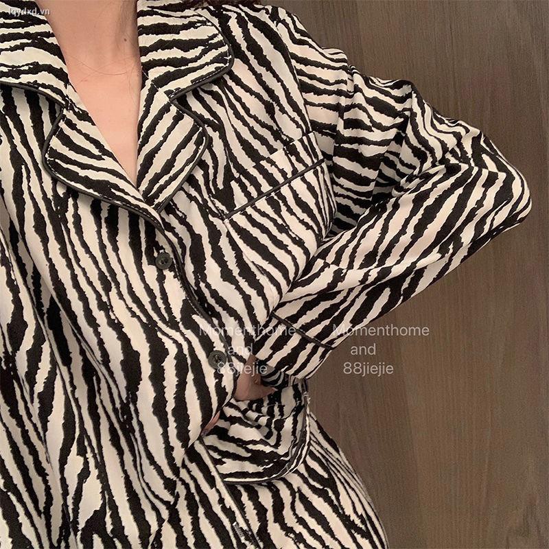 Bộ Đồ Ngủ Dài Tay Họa Tiết Ngựa Vằn Xinh Xắn Cho Nữ Thời Trang Thu Đông 2020