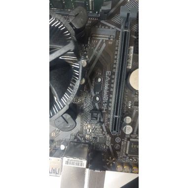 Combo mainboard Giga i3 10100