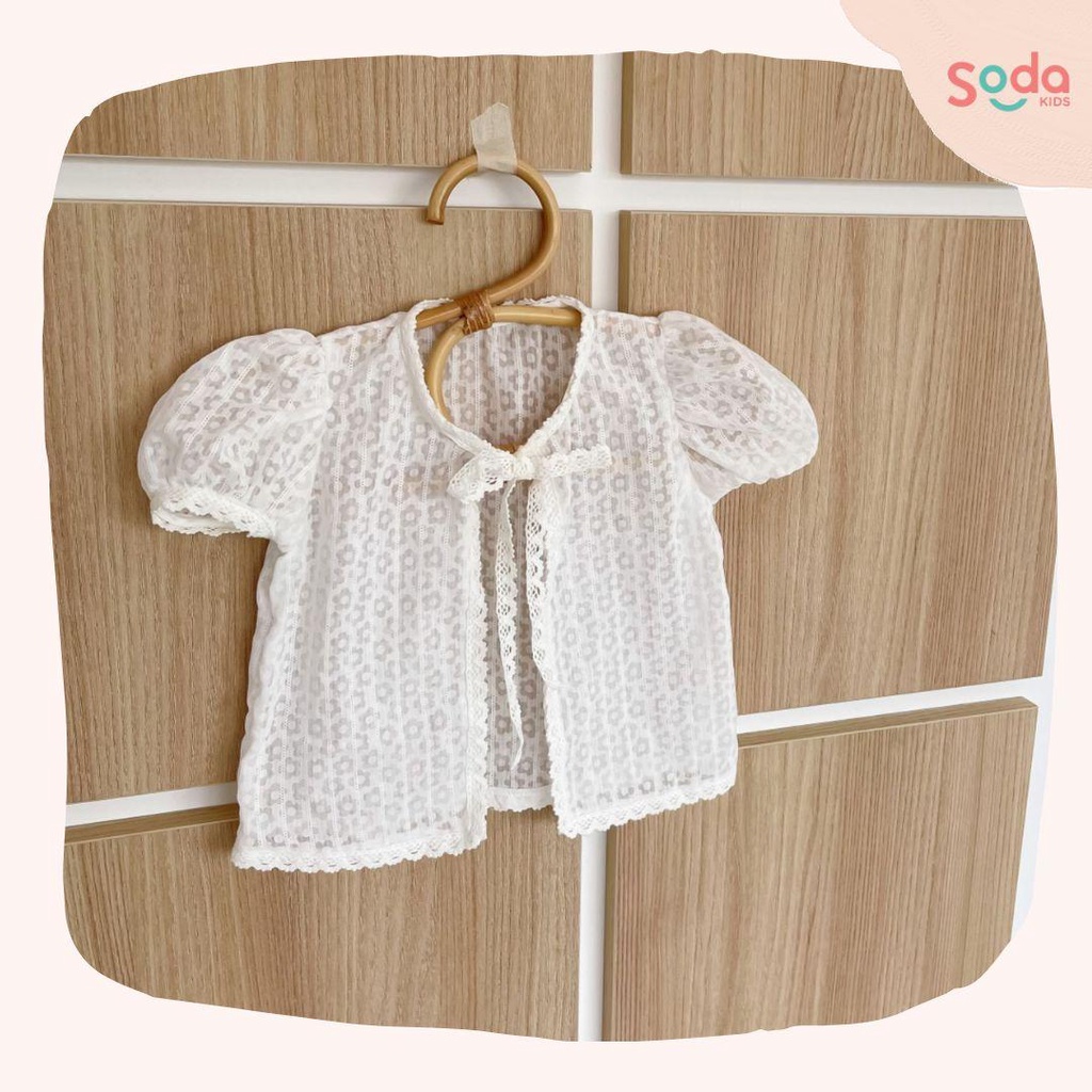 Áo khoác cardigan ren mỏng cho bé gái SODA KIDS trắng phối tay bồng tiểu thư
