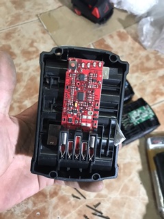 Vỏ pin kèm mạch milwaukee 10 cell