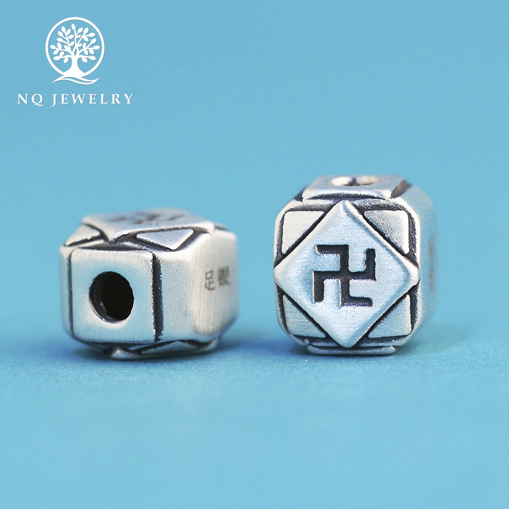 Charm bạc vuông họa tiết chữ vạn - NQ Jewelry