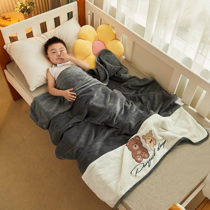 Chăn tuyết siêu mịn Gấu Tendy chính hãng dành cho bé, chất mềm mịn không xổ lông kích thước 110x150xm hàng nhập