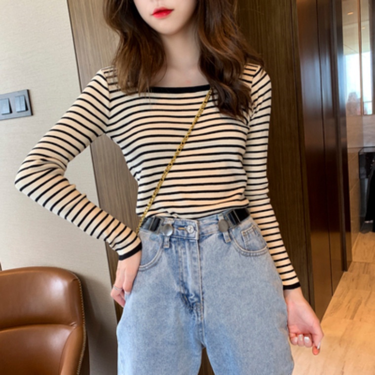 Áo len kẻ cổ vuông basic