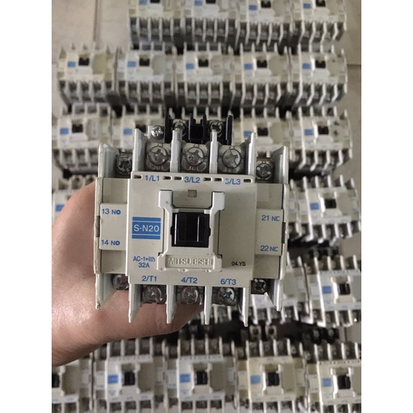 Khởi Mitsubishi 20a, coil 220v hàng Nhật cũ