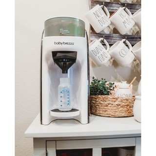 Máy pha sữa bột cho bé Baby Brezza Formula Pro
