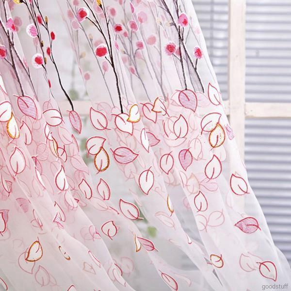 Rèm cửa sổ vải tuyn hoa văn lãng mạn