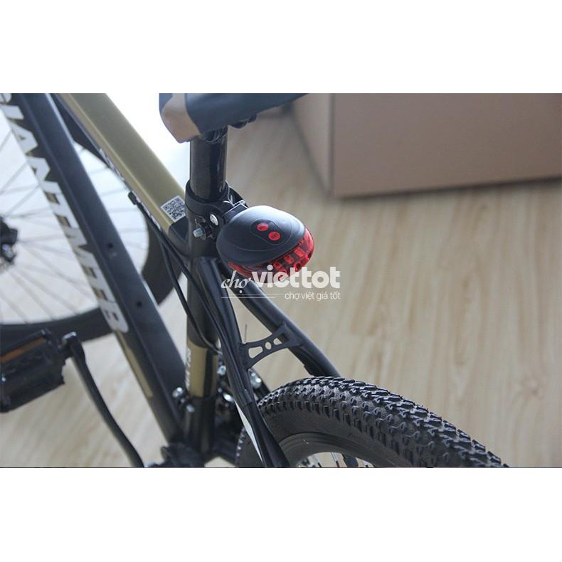 Đèn hậu xe đạp cảnh báo