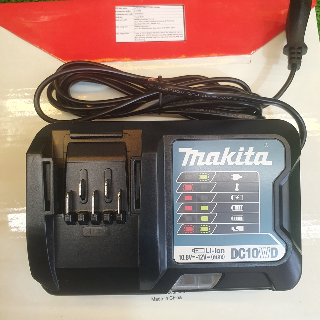 Sạc pin makita 12V max DC10WD  máy khoan bin