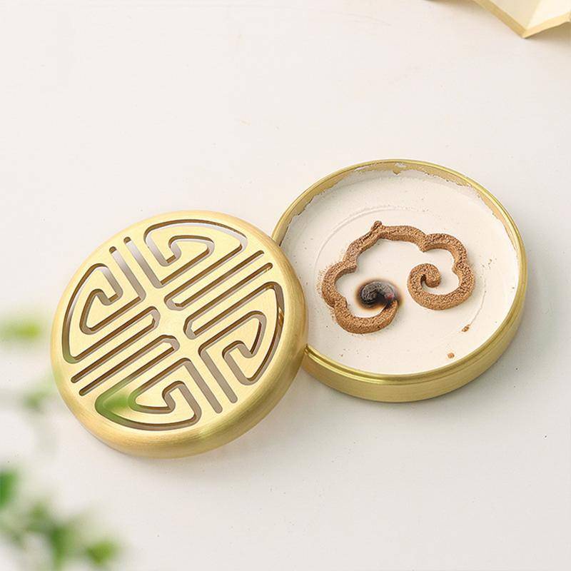 Lư đốt trầm hương bằng đồng thau kiểu dáng nhỏ nhắn dễ thương