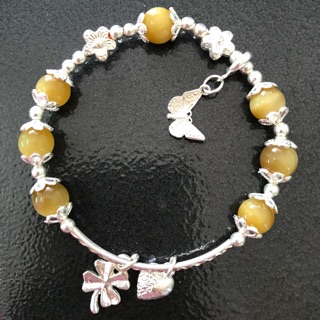 Vòng tay đá mix cùng charm