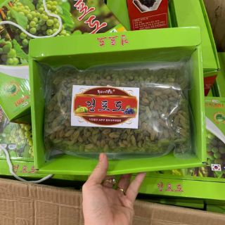 Nho khô xanh hàn quốc