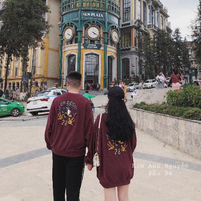 Áo phông nỉ dài tay màu đỏ đô
