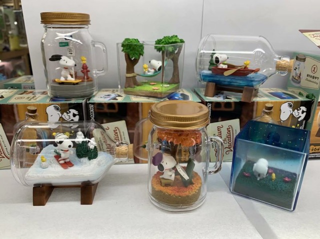 Bộ mô hình Re-ment Snoopy Terrarium On Vacation