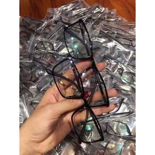 Mắt kính gọng vuông TATA đen