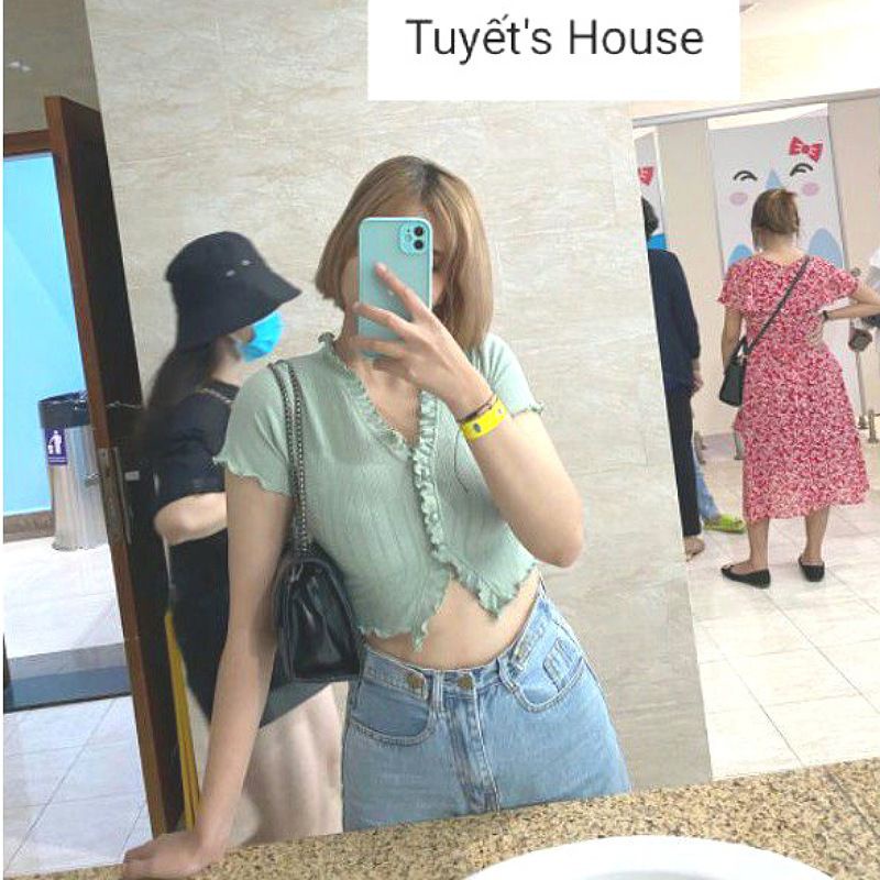 Áo Croptop Len Gân Motoghi Cổ V Bèo 3 Cúc Hot A13-1