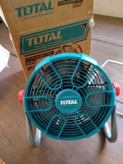 QUẠT MÁY DÙNG PIN TOTAL TFALI2002