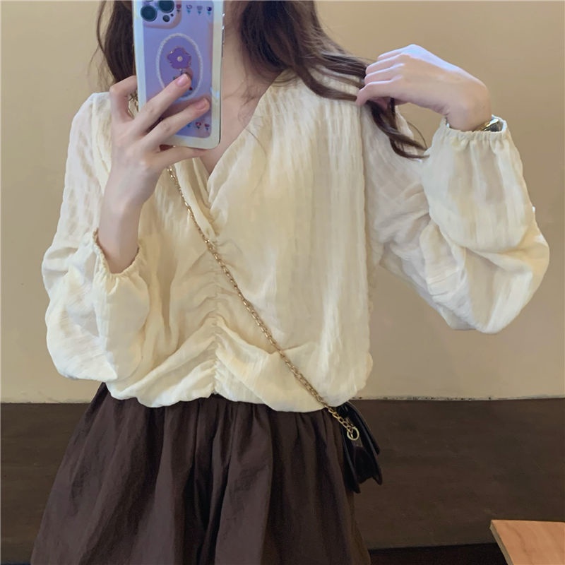 Set Áo Sơ Mi Tay Dài Cổ Chữ V Xếp Ly Phối Quần Short Màu Nâu Thời Trang Trẻ Trung