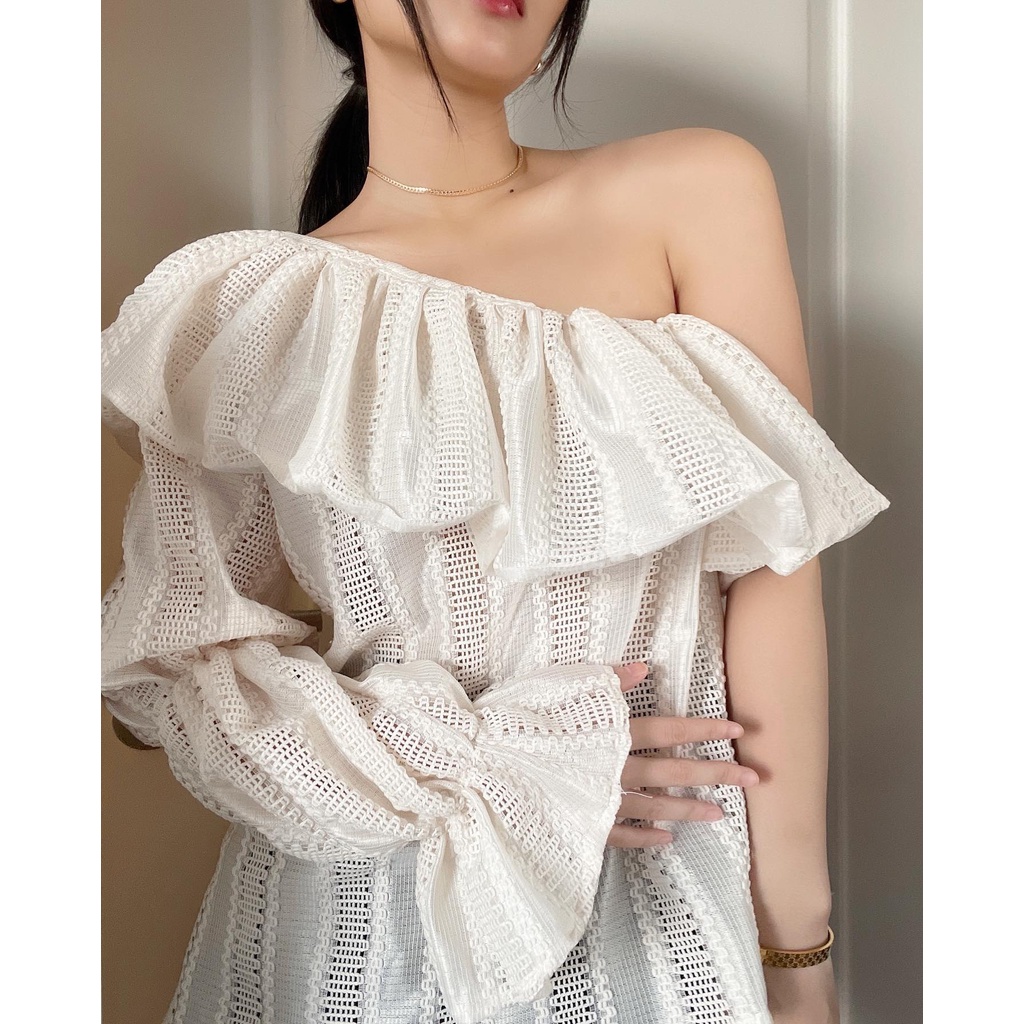 Áo trễ vai nhẹ nhàng Fendy Top by Joie des Roses | BigBuy360 - bigbuy360.vn