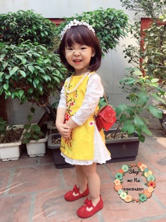 Áo dài gấm lụa cho bé 