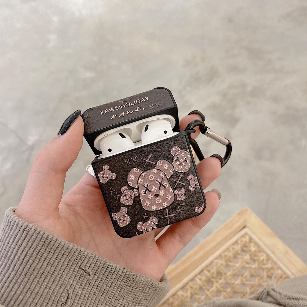 Vỏ Bảo Vệ Hộp Sạc Tai Nghe Bluetooth Không Dây Airpods 1/2/pro 3 gen3 Bằng Da Tpu Mềm Chống Rơi Hình Gấu Kaws