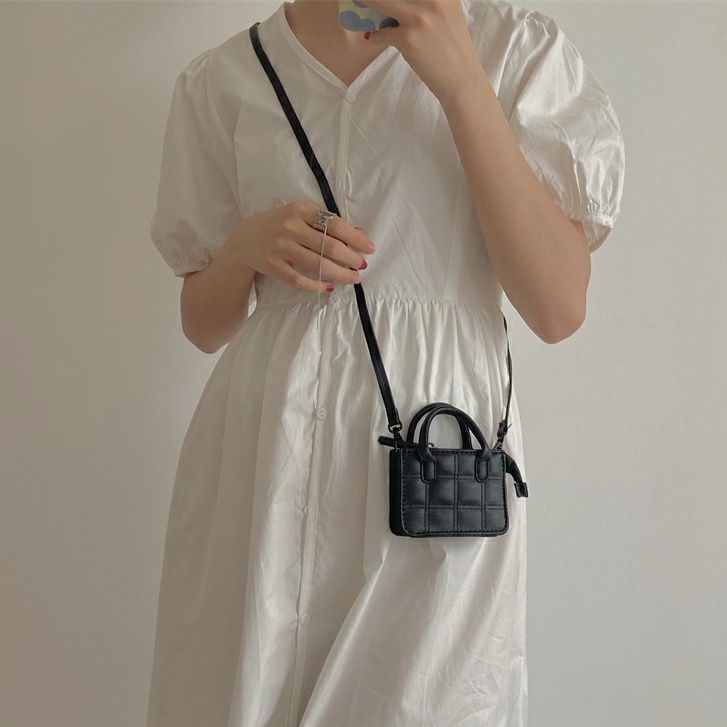 Túi đeo chéo mini bag siêu nhỏ chất liệu da trần trám kèm quai xách xinh xắn