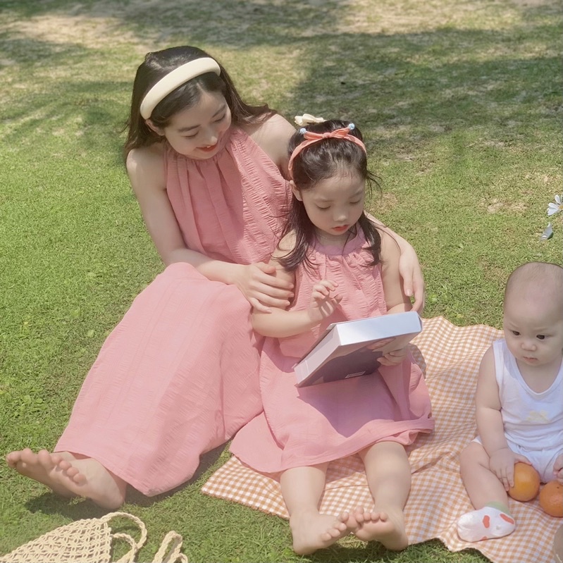 Váy đôi mẹ và bé, váy Yếm dành cho mẹ và bé chất thô xốp mát mẻ