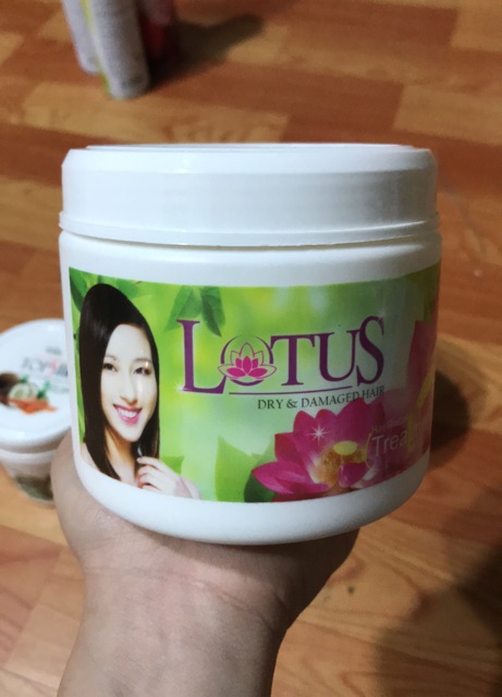 Kem ủ tóc hoa sen Lotus 550ml