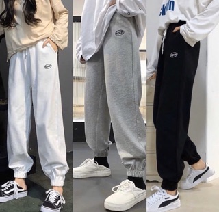 Quần jogger thêu chữ Spun