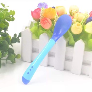 Bộ bát chống đổ và thìa báo nóng