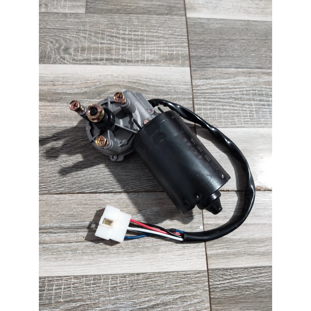Sản phẩm gia đình làm:  Mô tơ gạt mưa 12v 24v chân hẹp mặt trái hộp xanh