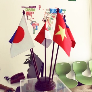 Cờ để bàn cắm 5 nước trên thế giới