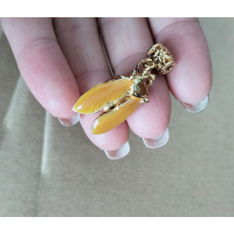 Charm ve sầu may mắn học tập làm handmade có móc đầu và đuôi