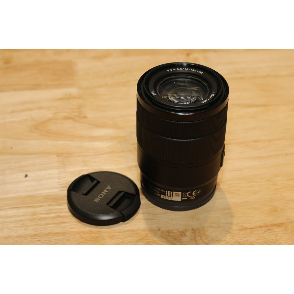 Ống kính Sony 18-135 f3.5-5.6 OSS long lanh