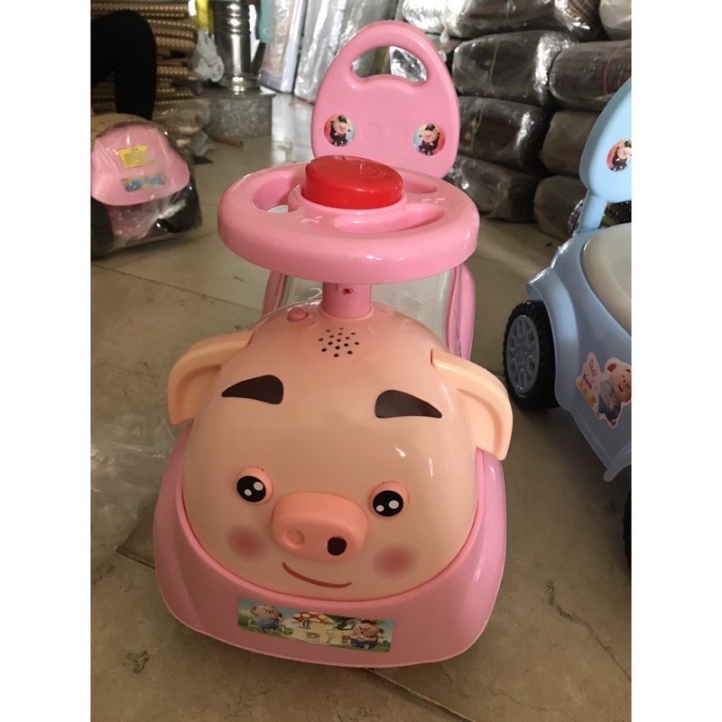 Xe lắc cho bé
