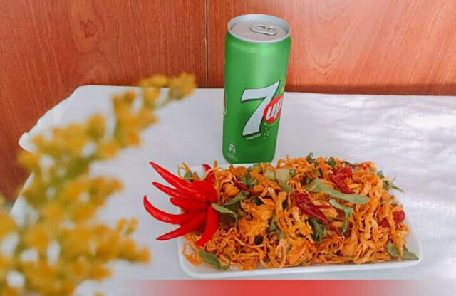 ( MIỄN SHIP Ở HCM) Combo 6 HỦ Khô gà sấy lá chanh ngon tuyệt( 500G/ hủ) | BigBuy360 - bigbuy360.vn