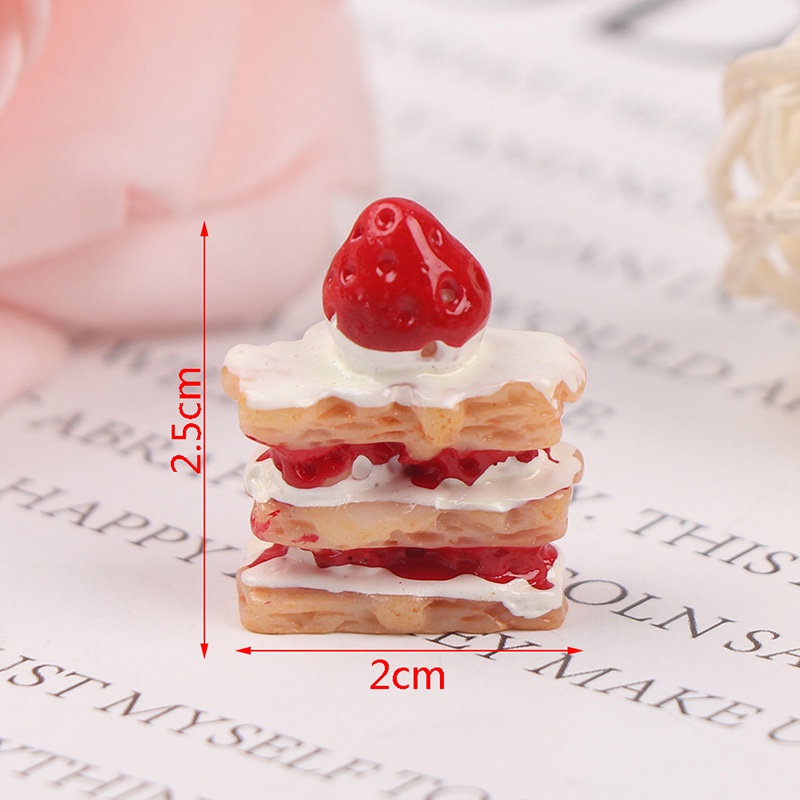 Bộ 2 Bánh Kem Dâu Mini Tỉ Lệ 1: 12 Dùng Trang Trí Nhà Búp Bê