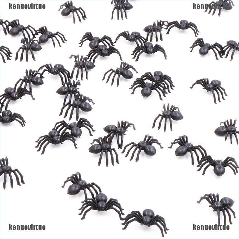Bộ 50 món đồ chơi nhựa hình nhện dùng để trang trí Halloween