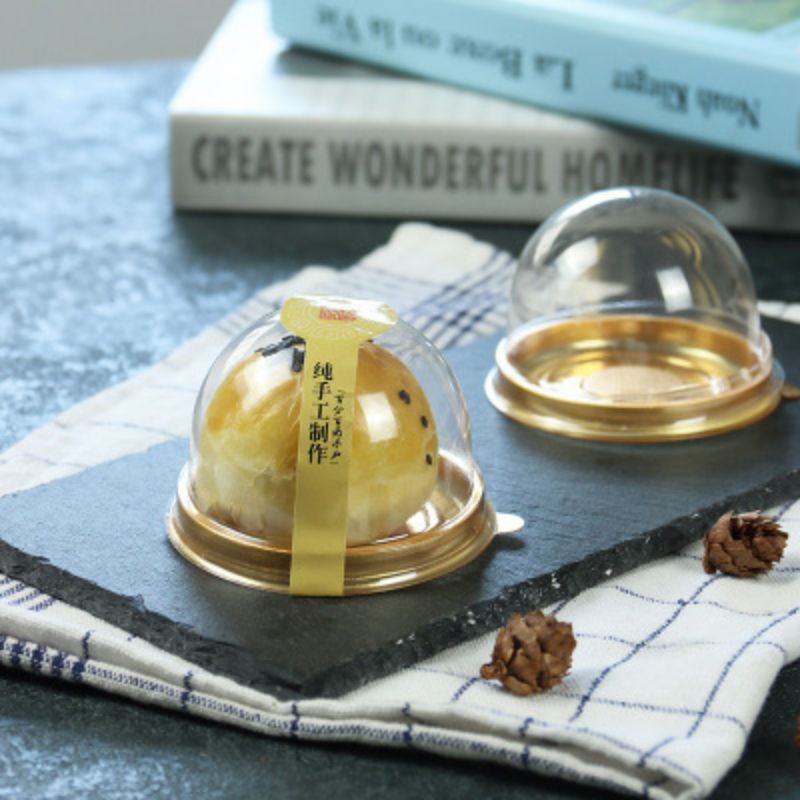 Hộp nhựa trong nắp cầu đựng bánh Trung thu 80g (50c) (đế đen/ đế vàng)