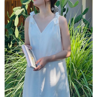 Váy cổ V cột dây Fabric Holic