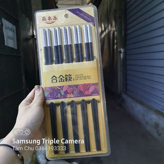 Vỉ đũa nhựa đen bọc đầu 5 đôi
