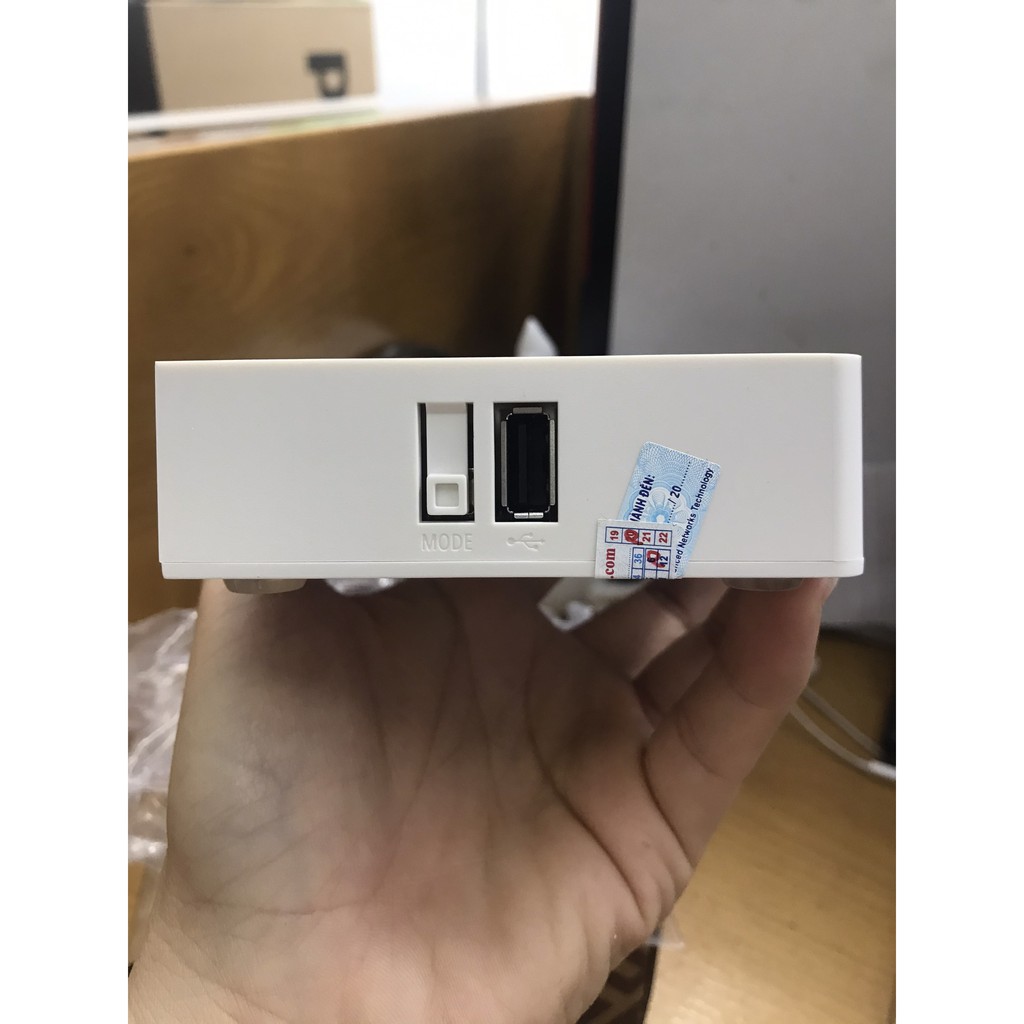 Thiết bị cân bằng tải Router Mikrotik RB750Gr3 - Hàng chính hãng