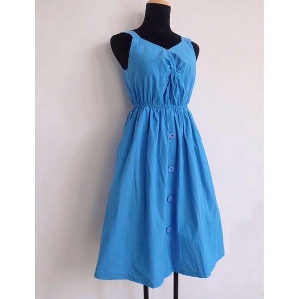 Đầm dài xanh dương không tay