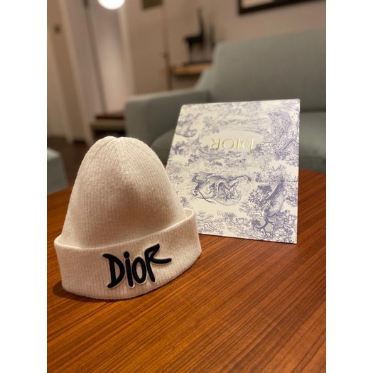 Nón len dior trắng Karik