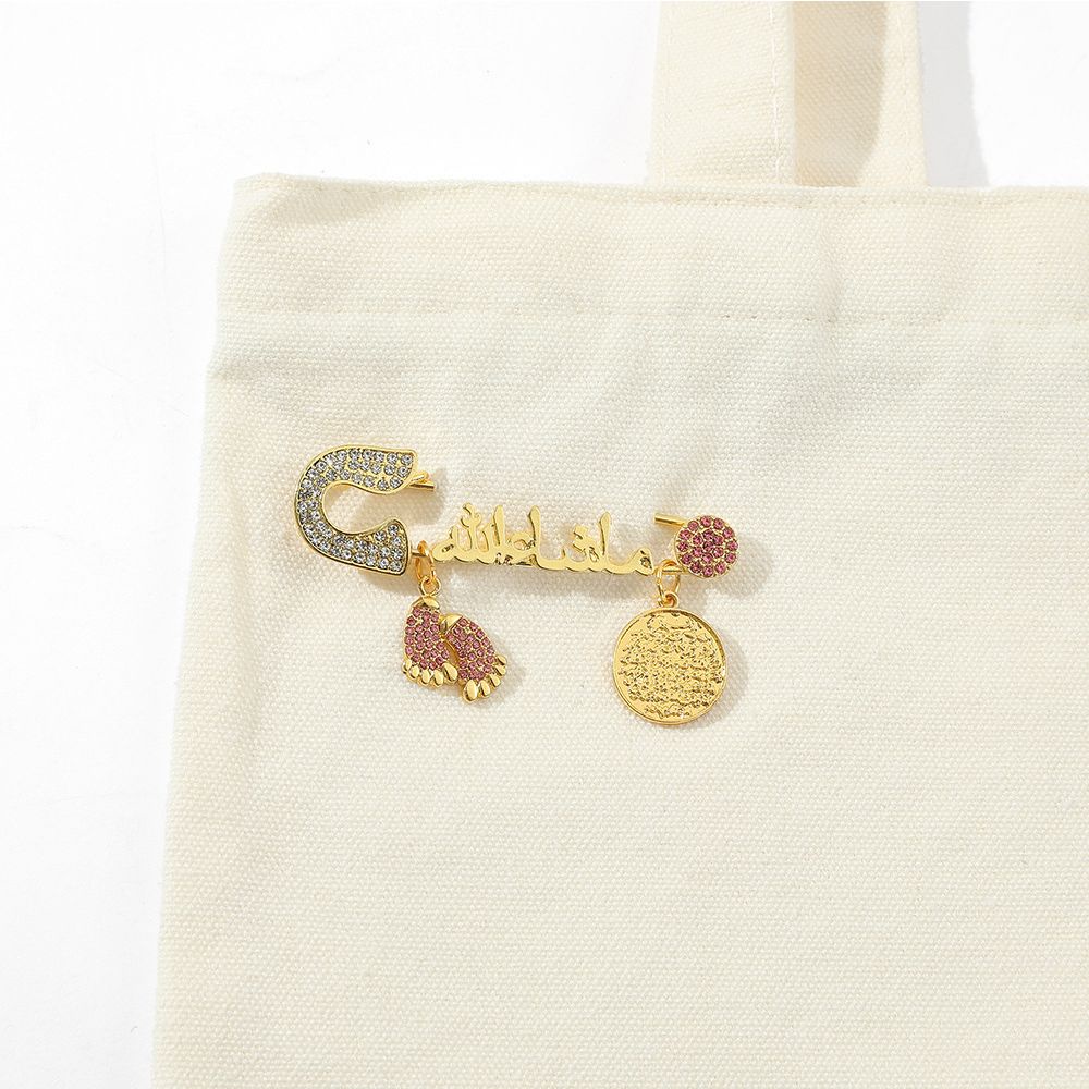 Ghim cài áo hình chữ cái đính đá zircon phối tua rua thời trang sang trọng